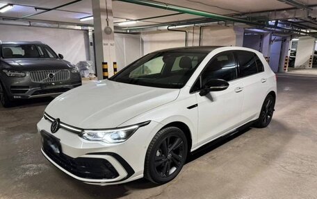 Volkswagen Golf VIII, 2023 год, 1 890 000 рублей, 2 фотография