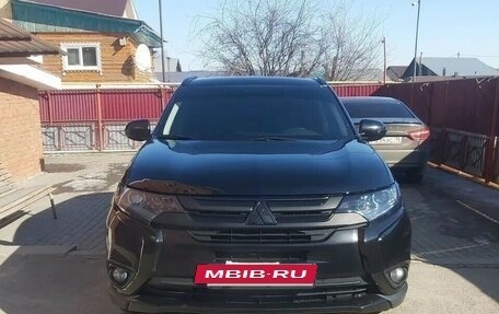 Mitsubishi Outlander III рестайлинг 3, 2016 год, 1 750 000 рублей, 2 фотография