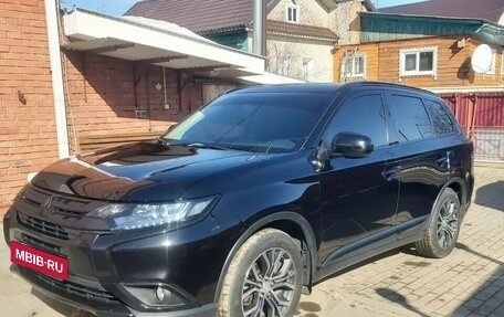 Mitsubishi Outlander III рестайлинг 3, 2016 год, 1 750 000 рублей, 3 фотография