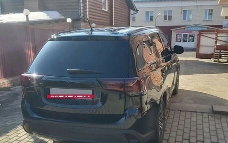 Mitsubishi Outlander III рестайлинг 3, 2016 год, 1 750 000 рублей, 5 фотография