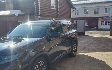 Mitsubishi Outlander III рестайлинг 3, 2016 год, 1 750 000 рублей, 15 фотография