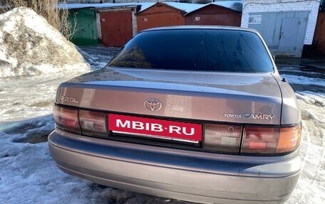 Toyota Camry, 1991 год, 250 000 рублей, 3 фотография