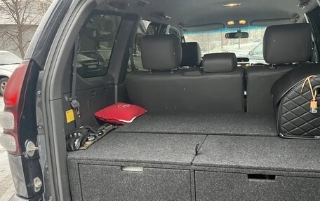 Toyota Land Cruiser Prado 120 рестайлинг, 2008 год, 2 925 000 рублей, 40 фотография