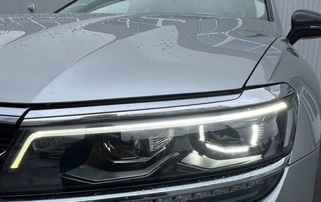 Volkswagen Tiguan II, 2019 год, 2 395 000 рублей, 2 фотография