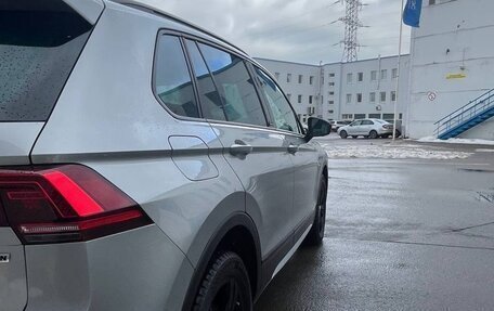 Volkswagen Tiguan II, 2019 год, 2 395 000 рублей, 11 фотография