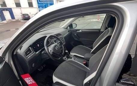 Volkswagen Tiguan II, 2019 год, 2 395 000 рублей, 14 фотография