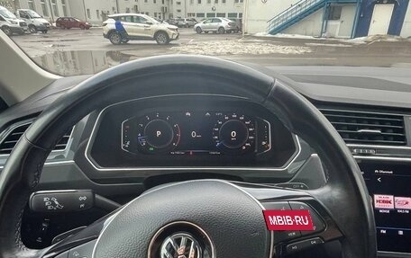 Volkswagen Tiguan II, 2019 год, 2 395 000 рублей, 21 фотография