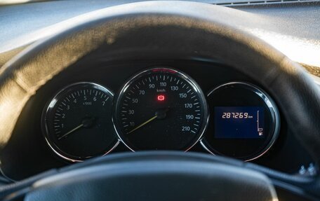 Renault Logan II, 2015 год, 450 000 рублей, 15 фотография