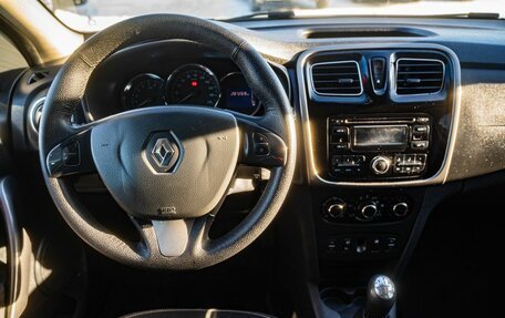 Renault Logan II, 2015 год, 450 000 рублей, 18 фотография