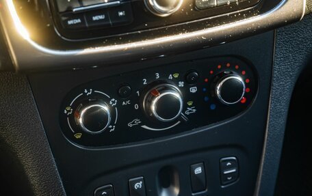 Renault Logan II, 2015 год, 450 000 рублей, 20 фотография