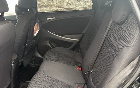 Hyundai Solaris II рестайлинг, 2015 год, 950 000 рублей, 8 фотография