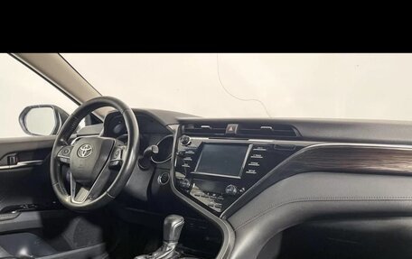 Toyota Camry, 2019 год, 2 290 000 рублей, 7 фотография