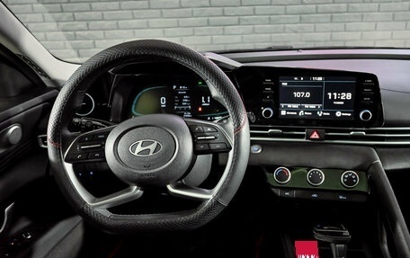 Hyundai Elantra, 2023 год, 2 290 000 рублей, 17 фотография