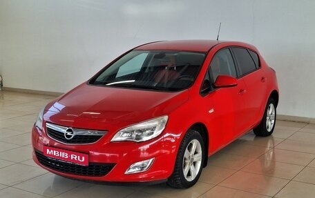 Opel Astra J, 2011 год, 670 000 рублей, 1 фотография