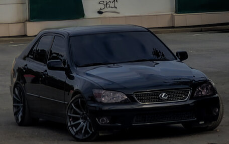 Lexus IS II рестайлинг 2, 1999 год, 1 000 000 рублей, 2 фотография