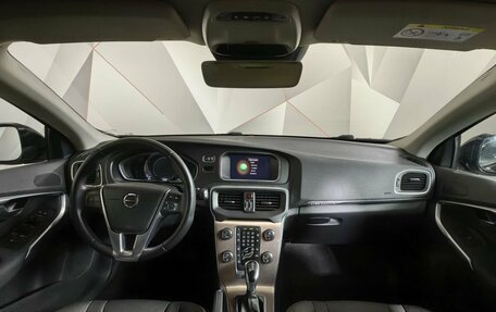 Volvo V40 Cross Country I, 2018 год, 1 655 000 рублей, 13 фотография