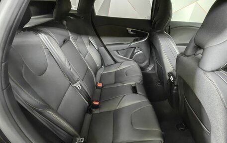 Volvo V40 Cross Country I, 2018 год, 1 655 000 рублей, 15 фотография