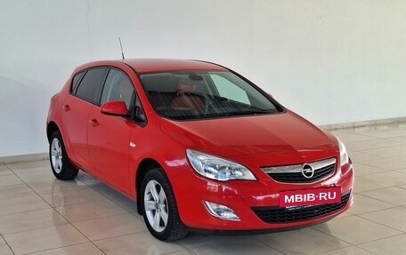 Opel Astra J, 2011 год, 670 000 рублей, 3 фотография