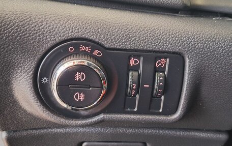 Opel Astra J, 2011 год, 670 000 рублей, 11 фотография