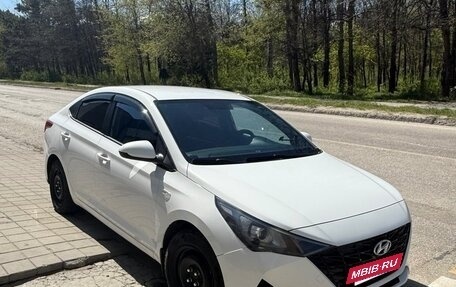 Hyundai Solaris II рестайлинг, 2021 год, 1 025 000 рублей, 8 фотография