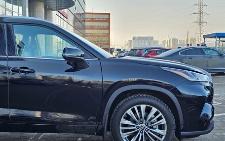 Toyota Highlander, 2021 год, 5 990 000 рублей, 9 фотография