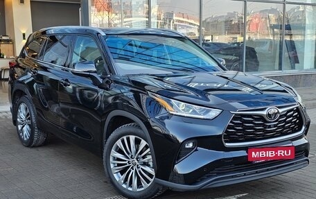 Toyota Highlander, 2021 год, 5 990 000 рублей, 3 фотография