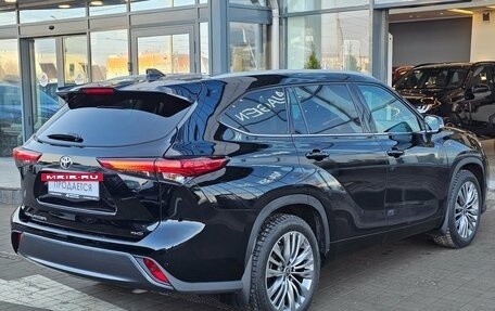 Toyota Highlander, 2021 год, 5 990 000 рублей, 12 фотография