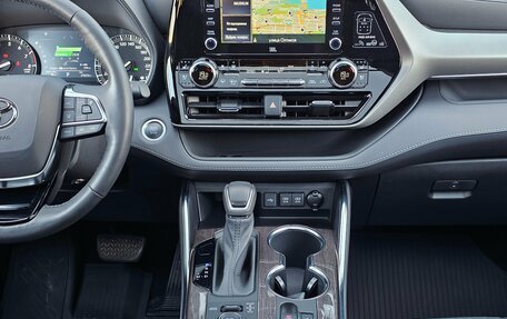 Toyota Highlander, 2021 год, 5 990 000 рублей, 29 фотография