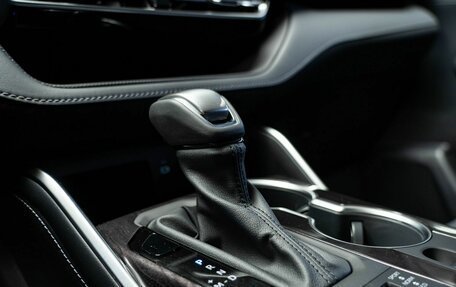 Toyota Highlander, 2025 год, 5 690 000 рублей, 16 фотография