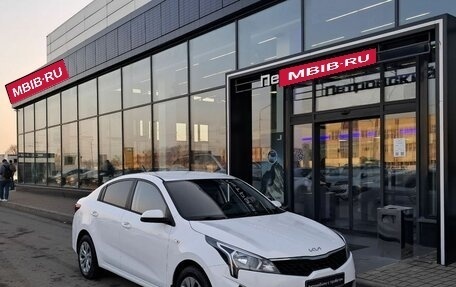 KIA Rio IV, 2021 год, 1 650 000 рублей, 1 фотография