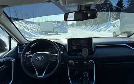 Toyota RAV4, 2021 год, 4 250 000 рублей, 4 фотография