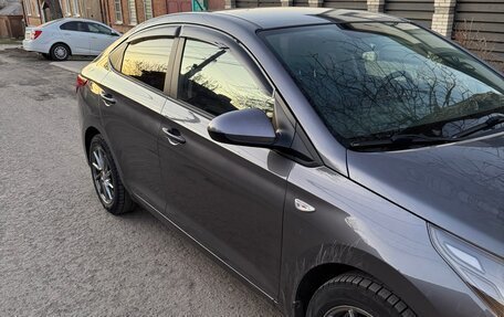 Hyundai Solaris II рестайлинг, 2021 год, 1 710 000 рублей, 4 фотография