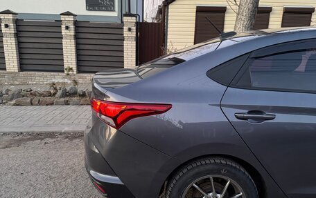 Hyundai Solaris II рестайлинг, 2021 год, 1 710 000 рублей, 5 фотография