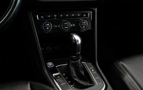 Volkswagen Tiguan II, 2017 год, 2 099 000 рублей, 13 фотография