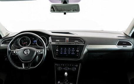 Volkswagen Tiguan II, 2017 год, 2 099 000 рублей, 10 фотография