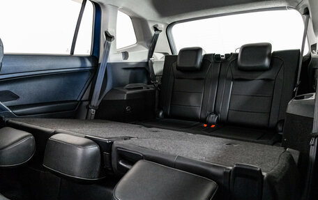 Volkswagen Tiguan II, 2017 год, 2 099 000 рублей, 23 фотография