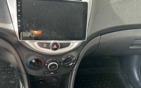 Hyundai Solaris II рестайлинг, 2013 год, 699 000 рублей, 11 фотография