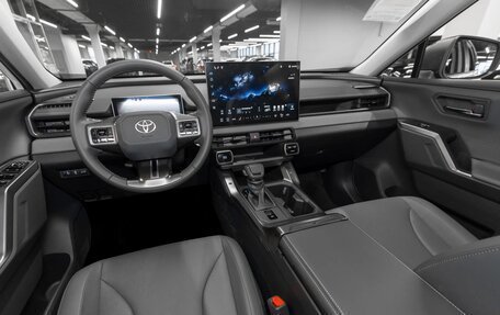 Toyota RAV4, 2025 год, 4 500 000 рублей, 7 фотография