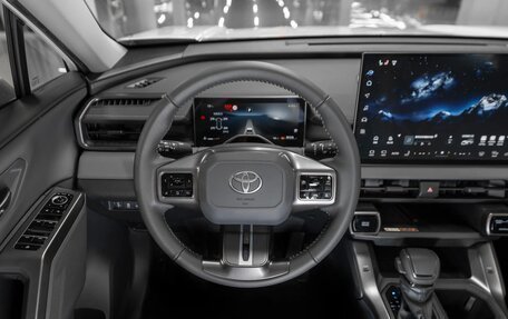 Toyota RAV4, 2025 год, 4 500 000 рублей, 11 фотография