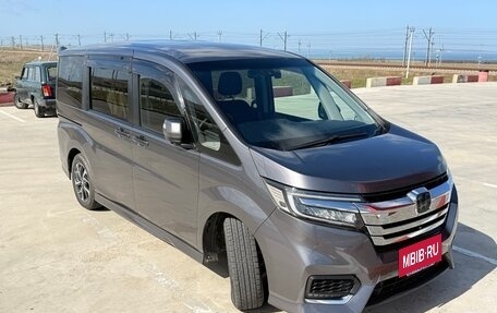 Honda Stepwgn IV, 2020 год, 2 650 000 рублей, 2 фотография