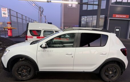 Renault Sandero II рестайлинг, 2018 год, 900 000 рублей, 2 фотография