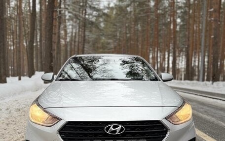 Hyundai Solaris II рестайлинг, 2019 год, 1 239 000 рублей, 4 фотография