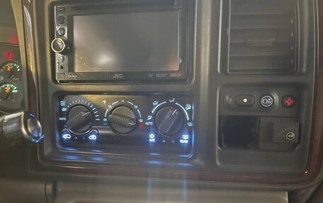 Chevrolet Suburban, 2001 год, 1 690 000 рублей, 13 фотография