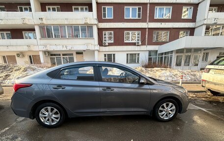 Hyundai Solaris II рестайлинг, 2017 год, 1 050 000 рублей, 3 фотография