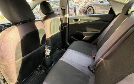 Hyundai Solaris II рестайлинг, 2017 год, 1 050 000 рублей, 9 фотография