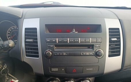 Mitsubishi Outlander III рестайлинг 3, 2010 год, 1 100 000 рублей, 13 фотография