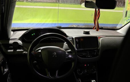 Peugeot 208 II, 2013 год, 590 000 рублей, 12 фотография