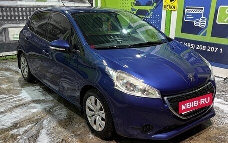 Peugeot 208 II, 2013 год, 590 000 рублей, 3 фотография