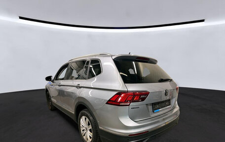 Volkswagen Tiguan II, 2022 год, 2 442 000 рублей, 3 фотография