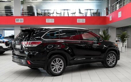 Toyota Highlander III, 2014 год, 2 390 000 рублей, 4 фотография